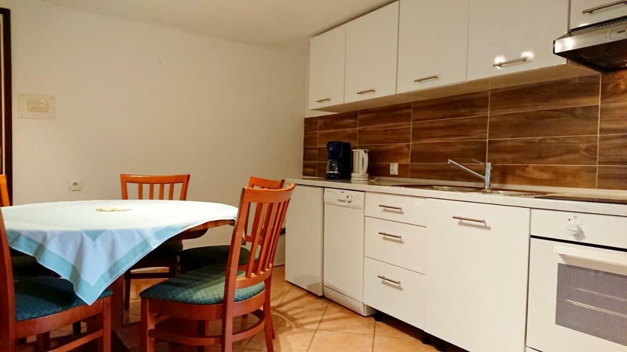 Apartments Rogocana Labin  Exterior photo